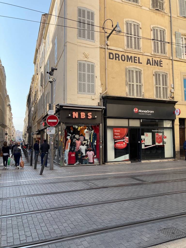 Fourniture et pose des fenêtres et volets à Marseille